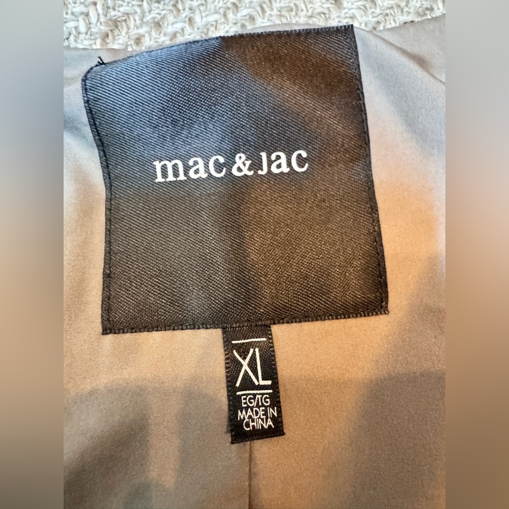 Mac & Jac Granite Gray Tweed Blazer with Frayed Trim and Tailored Fit - Picture 2 of 13